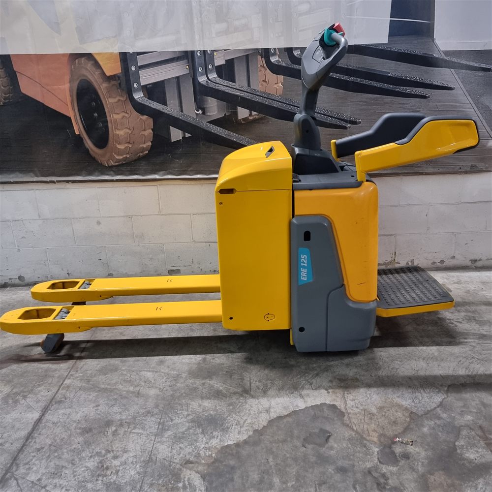 Noleggio Transpallet elettrico Jungheinrich ERE 125 SERIE 1 a Milano e provincia