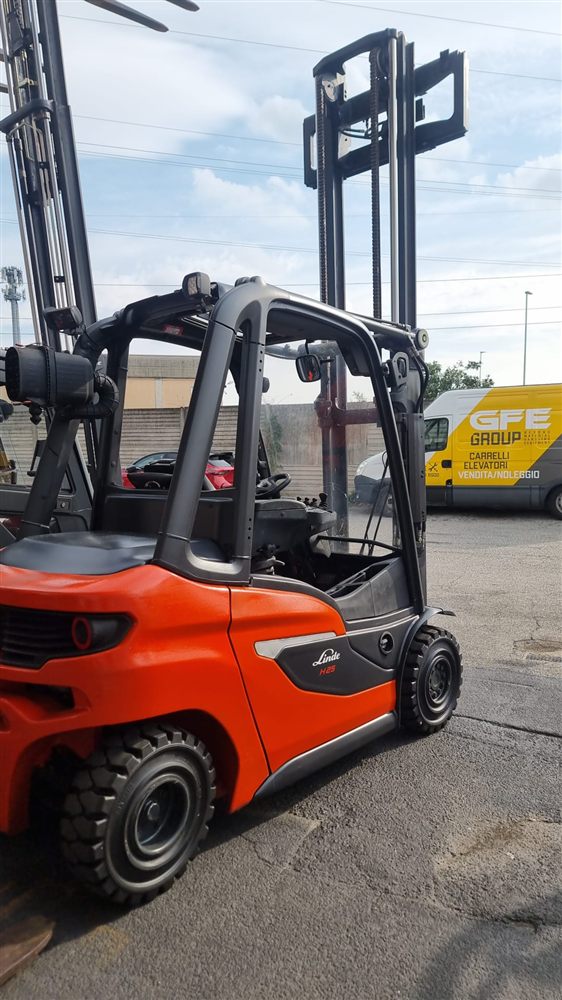 Noleggio Carrello Elevatore Frontale Diesel Linde H25D-01 a Milano e provincia