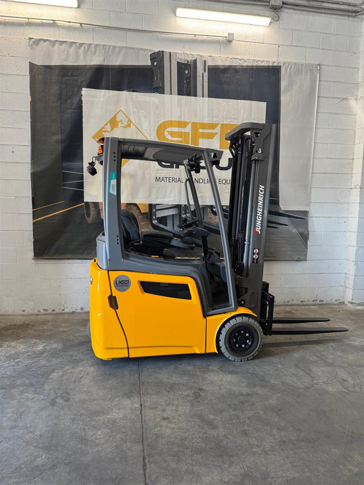 Noleggio Jungheinrich EFG 215 GE115-350ZZ Litio a Milano