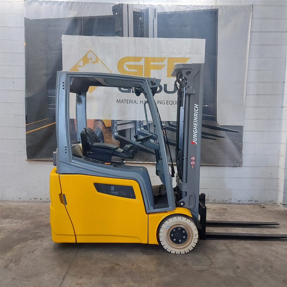 Noleggio Carrello Elevatore Frontale Elettrico 3 ruote Jungheinrich EFG 216k GE115-330ZZ a Milano e provincia