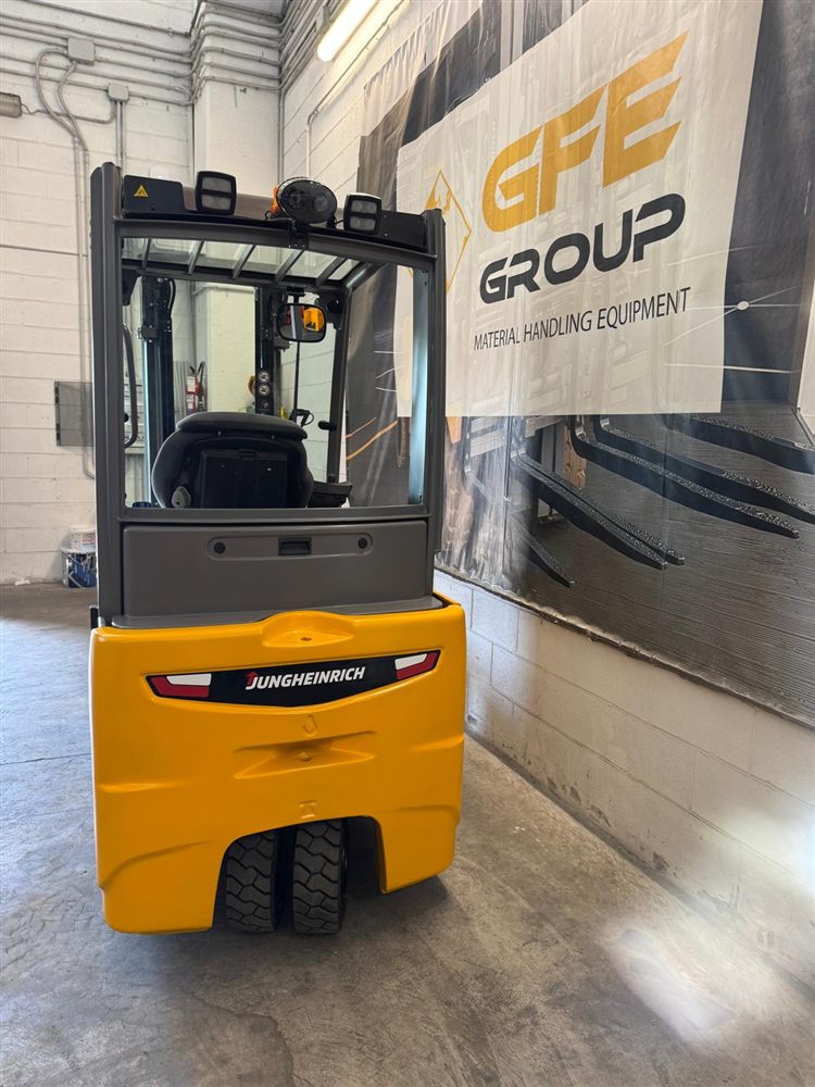 Noleggio Carrello Elevatore Frontale Elettrico 3 ruote Jungheinrich EFG 220 G160-318ZZ a Milano e provincia
