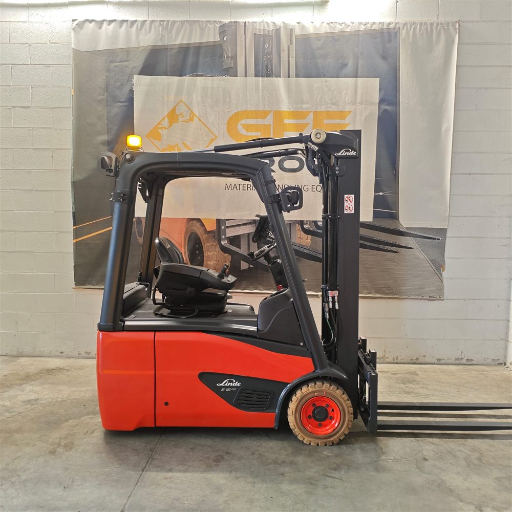 Noleggio Carrello Elevatore Frontale Elettrico 3 ruote Linde E16 a Milano e provincia
