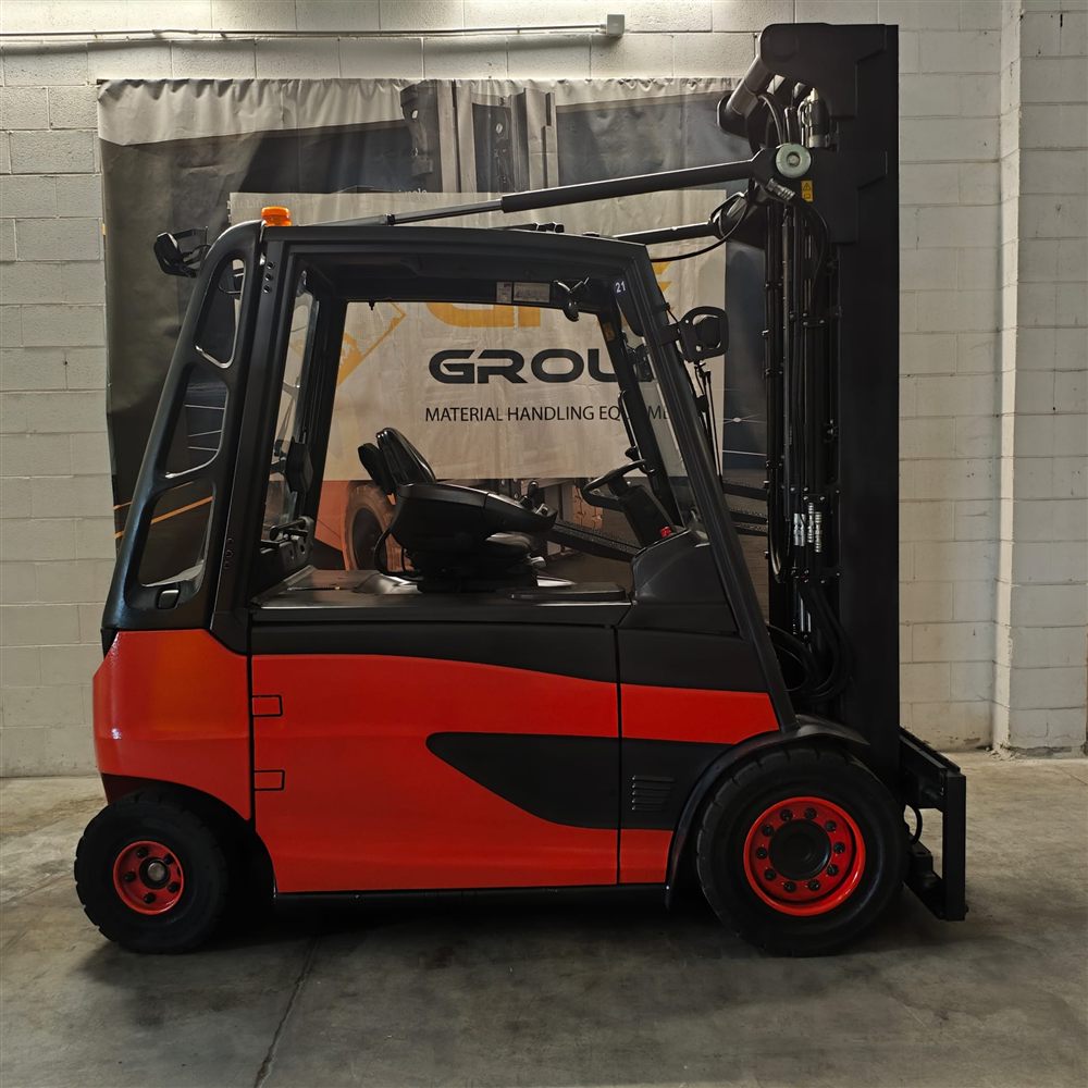 Noleggio Carrello Elevatore Frontale Elettrico 4 ruote Linde E50HL a Milano e provincia