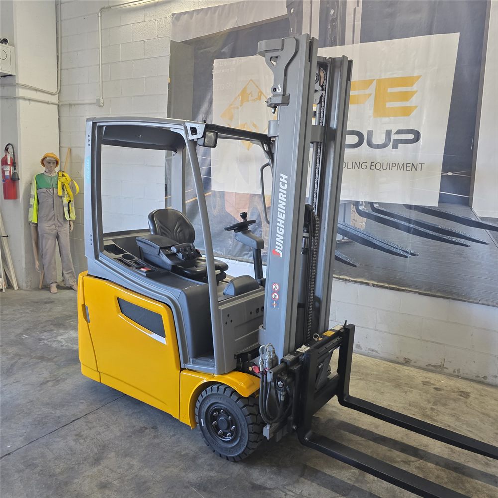 Noleggio Carrello Elevatore Frontale Elettrico 3 ruote Jungheinrich EFG216K G115-550DZ a Milano e provincia